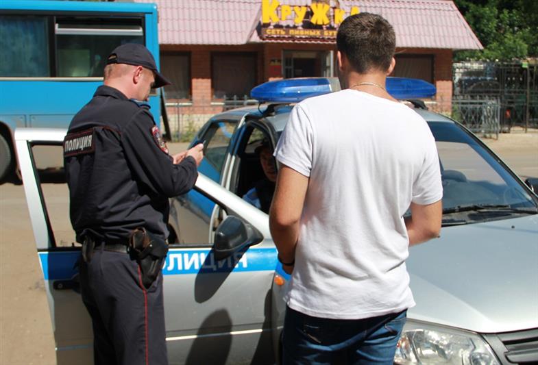 В Саратовской области сотрудники Росгвардии задержали гражданина, находившегося в федеральном розыске 