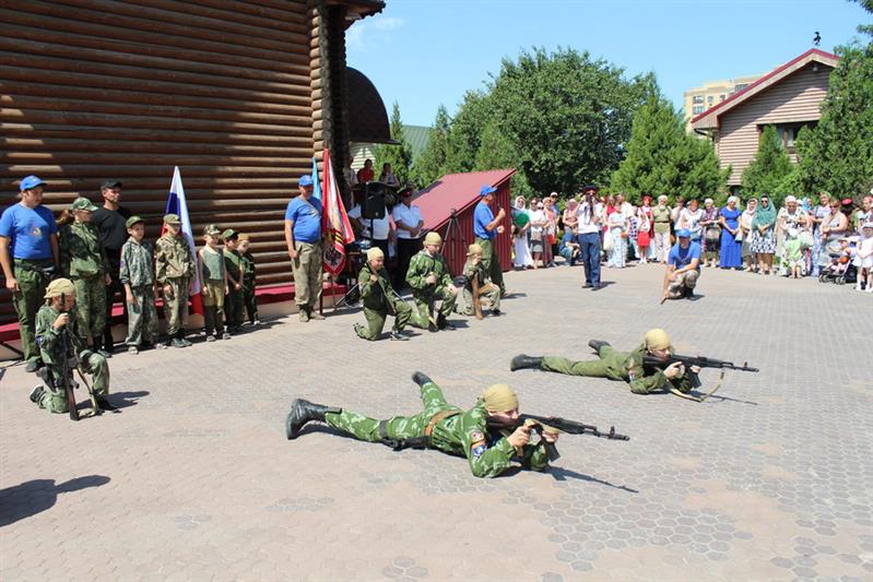 В Ростове-на-Дону бойцы ОМОНа Росгвардии приняли участие в патриотическом мероприятии