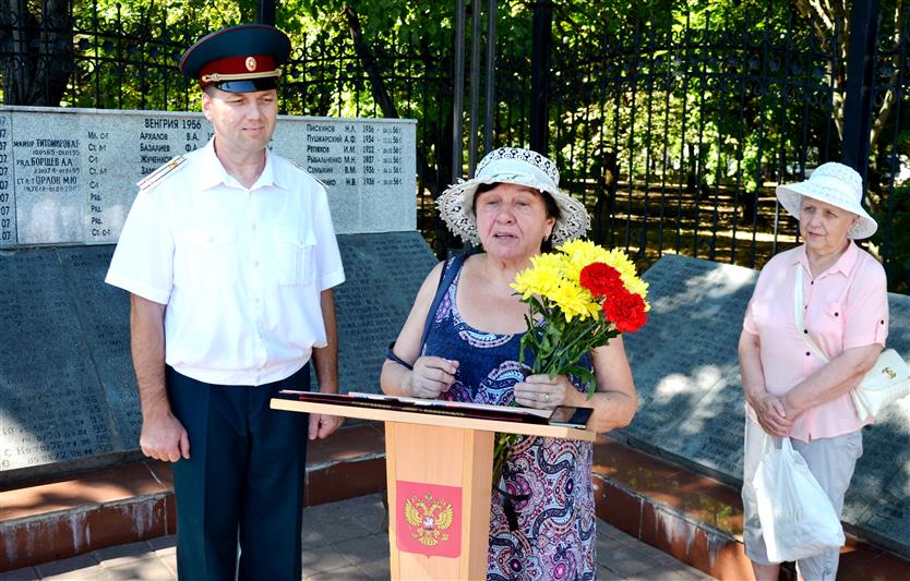 В Ростове-на-Дону военнослужащие Северо-Кавказского округа Росгвардии увековечили память подполковника Михаила Богданова, погибшего при исполнении воинского долга