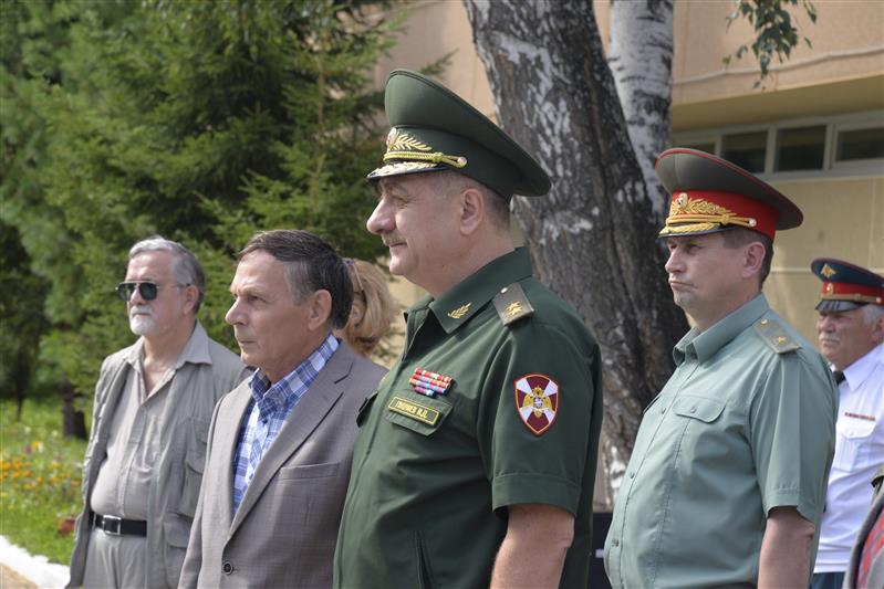 Командующий Уральским округом провел рабочую встречу  с  руководством екатеринбургского кадетского корпуса