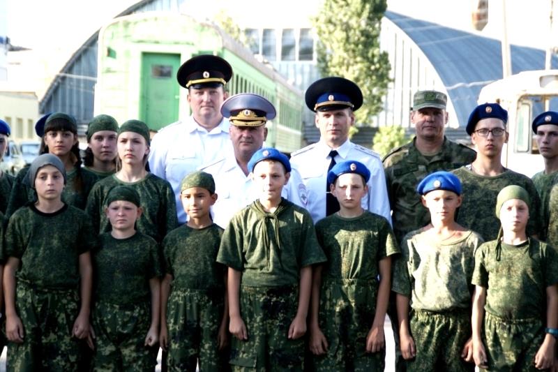 В Волгоградской области состоялась встреча сотрудников Росгвардии и воспитанников военно-патриотического лагеря