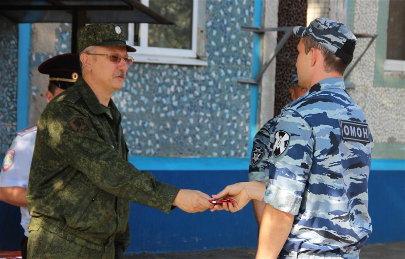 В Краснодаре сотрудников Росгвардии поздравили с присвоением очередных специальных званий и получением ведомственных наград