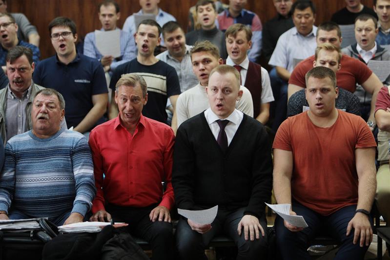 Снимки, запечатлевшие репетицию Академического ансамбля песни и пляски Росгвардии, войдут в коллекцию национального фотопроекта «Один день из жизни России»