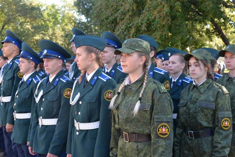 Командующий Уральским округом провел первый урок для учеников выпускного курса школы-интерната «Екатеринбургский кадетский корпус»