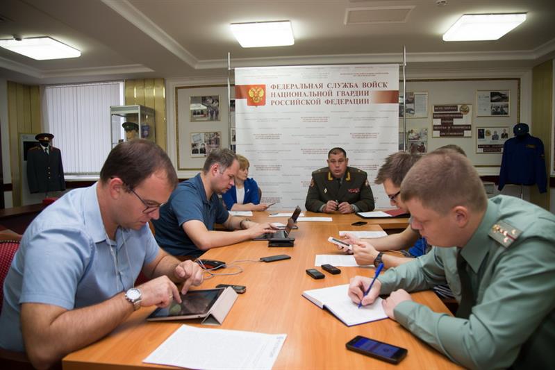 ГЕНЕРАЛ-МАЙОР ВИКТОР МАЦЮК РАССКАЗАЛ ЖУРНАЛИСТАМ О КАДРОВОМ ОБЕСПЕЧЕНИИ РОГСВАРДИИ