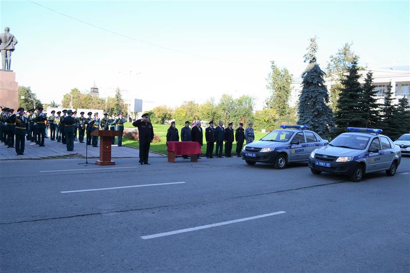 В Пскове состоялся гарнизонный развод нарядов Росгвардии, заступающих на боевую службу по охране общественного порядка
