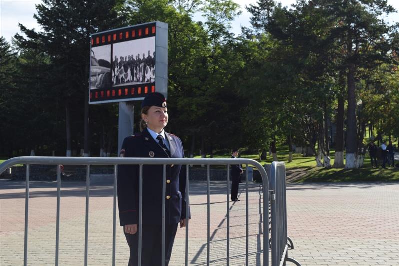 В Южно-Сахалинске военнослужащие и сотрудники Росгвардии обеспечили правопорядок во время проведения памятных мероприятий, посвященных 72-й годовщине окончания Второй мировой войны