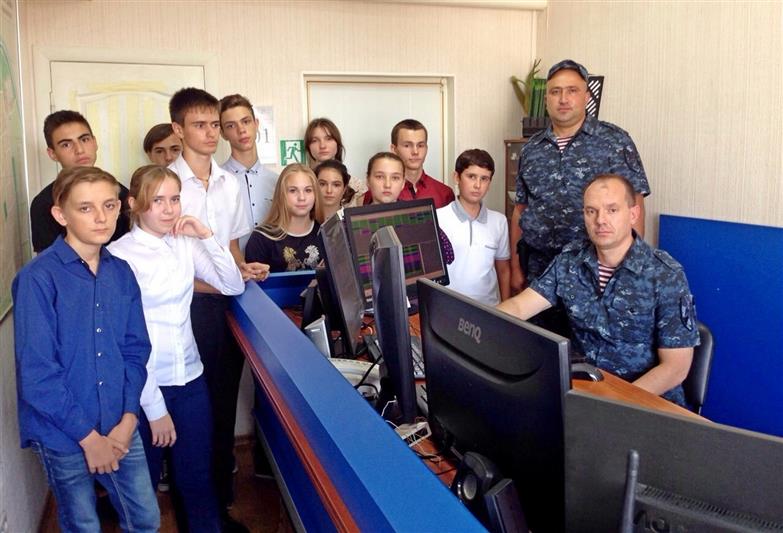 В подразделениях вневедомственной охраны Управления Росгвардии по Республике Крым прошли Дни открытых дверей