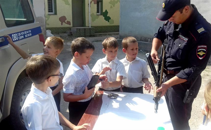 В подразделениях вневедомственной охраны Управления Росгвардии по Республике Крым прошли Дни открытых дверей