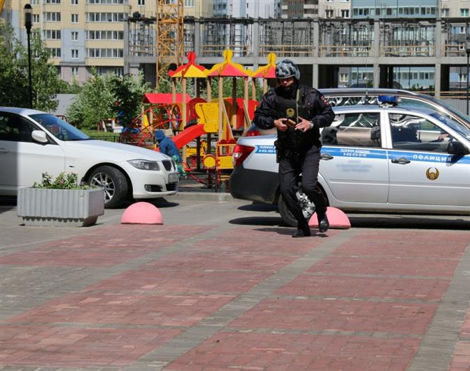 В Санкт-Петербурге сотрудники Росгвардии задержали гражданина выстрелившего из травматического пистолета в мужчину