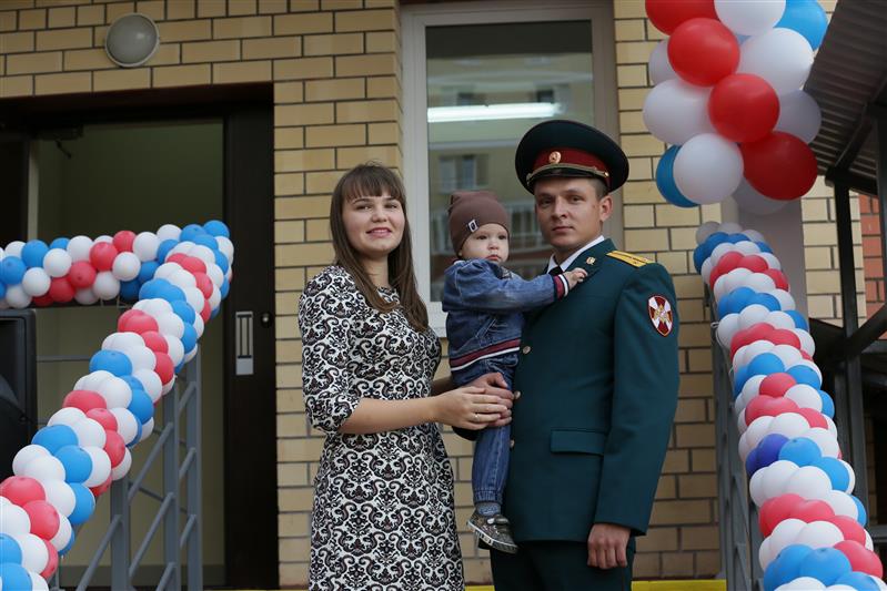 ДИРЕКТОР РОСГВАРДИИ ГЕНЕРАЛ АРМИИ ВИКТОР ЗОЛОТОВ ОТКРЫЛ ЖИЛОЙ КОМПЛЕКС ДЛЯ СЕМЕЙ ВОЕННОСЛУЖАЩИХ И СОТРУДНИКОВ