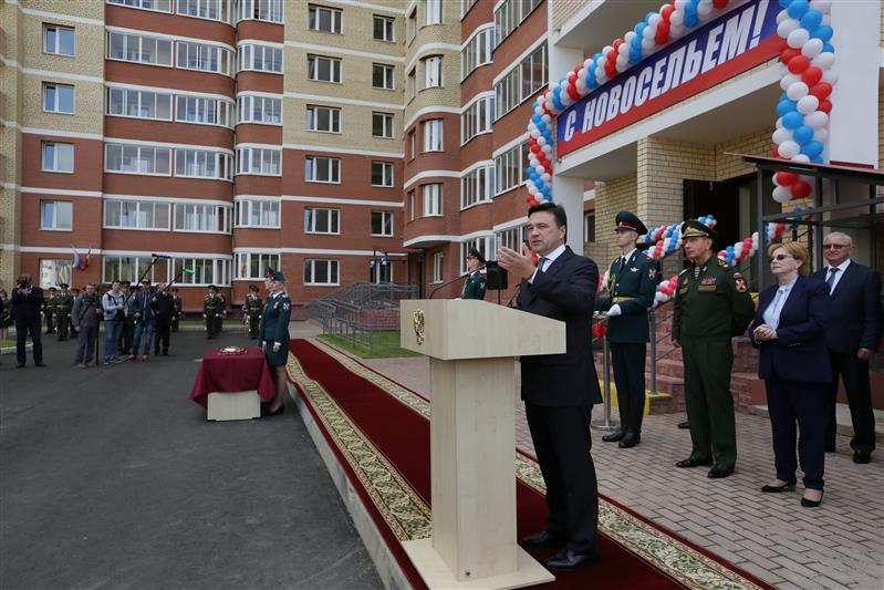 ДИРЕКТОР РОСГВАРДИИ ГЕНЕРАЛ АРМИИ ВИКТОР ЗОЛОТОВ ОТКРЫЛ ЖИЛОЙ КОМПЛЕКС ДЛЯ СЕМЕЙ ВОЕННОСЛУЖАЩИХ И СОТРУДНИКОВ