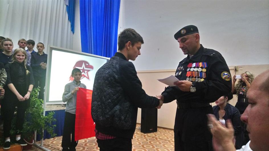 В Якутии ветераны Росгвардии и ДОСААФ приняли юных патриотов в ряды всероссийского военно-патриотического общественного движения