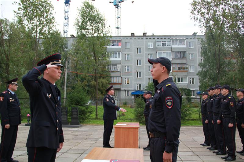 В  Сыктывкаре сотрудники вневедомственной охраны Росгвардии торжественно приняли присягу