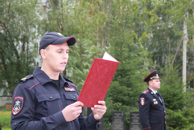В  Сыктывкаре сотрудники вневедомственной охраны Росгвардии торжественно приняли присягу