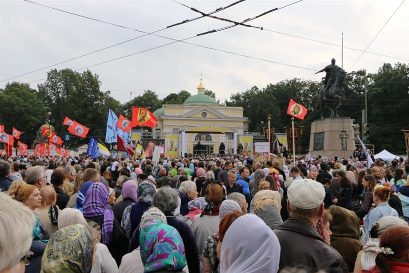 В Санкт-Петербурге сотрудники Росгвардии охраняют православную святыню – икону «Панагия Сумела»
