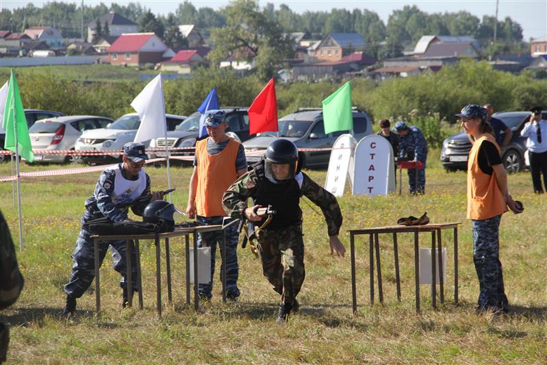 В Тюмени прошел конкурс профессионального мастерства среди силовых структур региона, посвященный памяти сотрудников органов внутренних дел, погибших при исполнении служебного долга