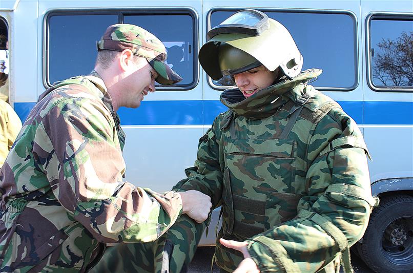 Сотрудники Отдела Росвгардии по Новгородской области приняли участие в спортивном празднике