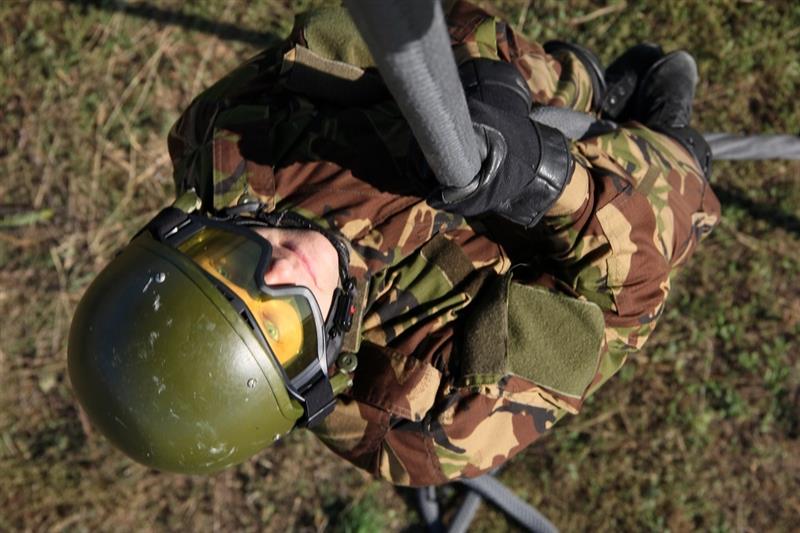 В Саратовской области прошли совместные занятия сотрудников СОБРа и авиационной эскадрильи Росгвардии