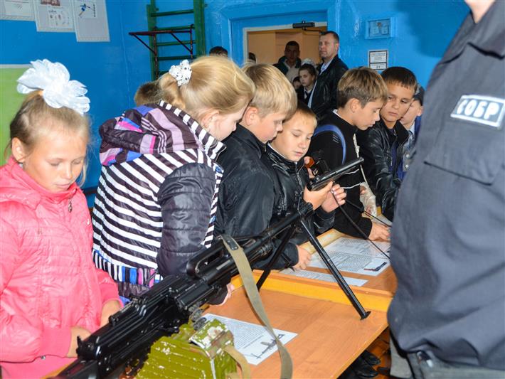 В Красноярском крае именем сотрудника СОБРа, погибшего при исполнении служебного долга, названа школа