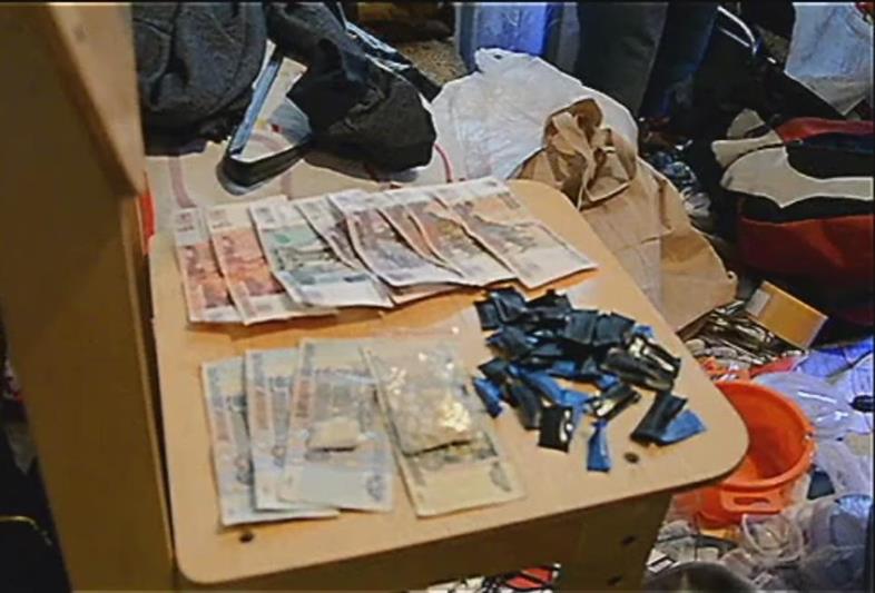 В Когалыме бойцы ОМОНа Росгвардии задержали наркоторговца