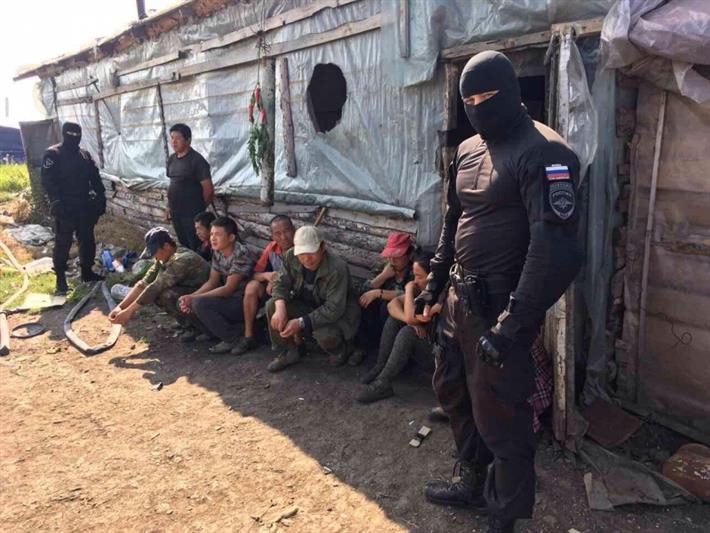В Челябинской области сотрудники Росгвардии приняли участие в оперативно-профилактическом мероприятии по выявлению нарушителей миграционного законодательства 