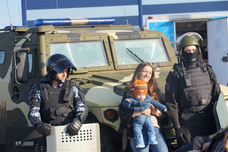 Бойцы питерского ОМОНа приняли участие в тематическом мероприятии, посвященном безопасности жизнедеятельности