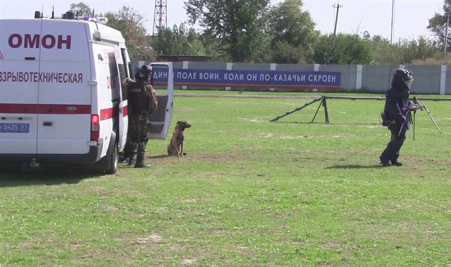 В Ростовской области бойцы ОМОНа Росгвардии приняли участие в слете казачьих кадетских корпусов