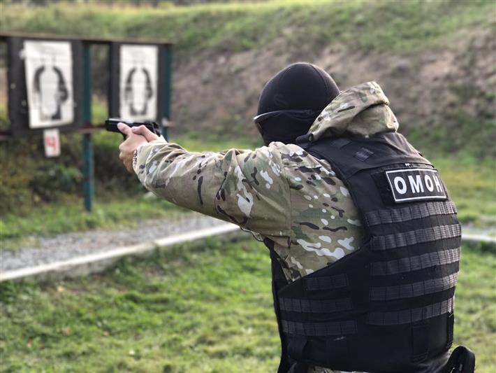 Бойцы приморского СОБРа и ОМОНа провели полевой выход