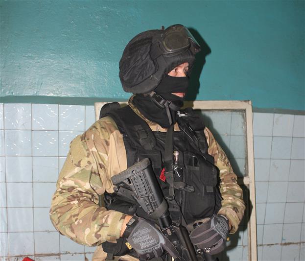 В Самаре бойцы СОБРа Росгвардии оказали силовую поддержку сотрудникам полиции в пресечении незаконной банковской деятельности