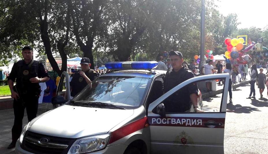 Сотрудники Управления Росгвардии по Волгоградской области обеспечивают охрану общественного порядка на мероприятиях Дня города Волгограда и на избирательных участках