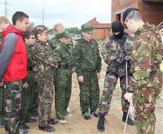 На Урале – от Карского моря до границ с Республикой Казахстан -  сотрудники спецподразделений Уральского округа Росгвардии  торжественно отметили День ОМОНа