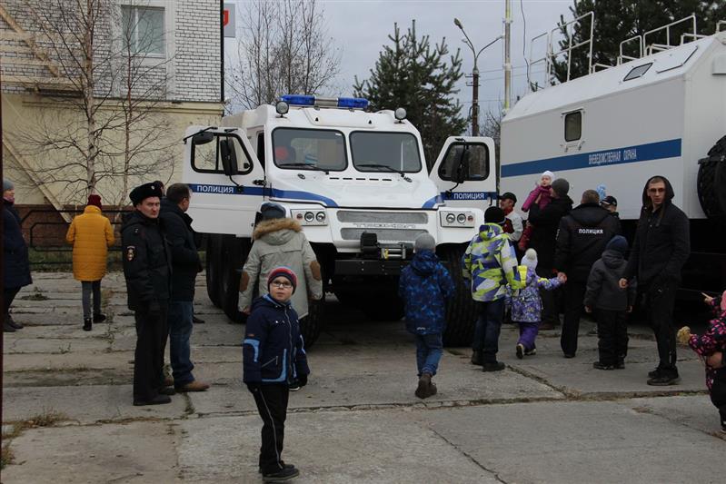 В Управлении вневедомственной охраны Управления Росгвардии по Архангельской области прошел День открытых дверей