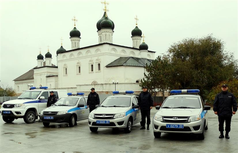 В Астрахани состоялся гарнизонный развод нарядов Росгвардии и полиции, заступающих на службу по охране общественного порядка