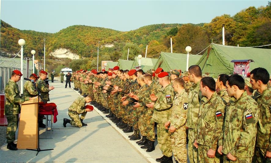 В Северо-Кавказском округе военнослужащие и сотрудники Росгвардии прошли квалификационные испытания на право ношения крапового берета