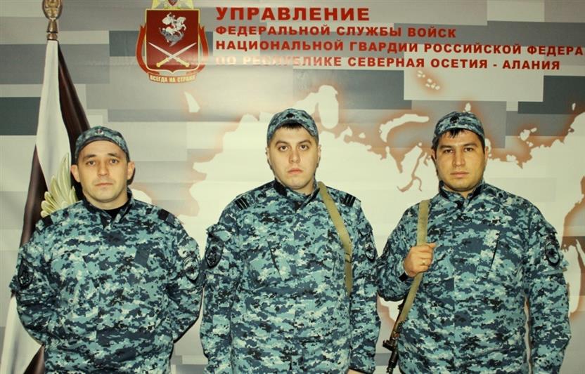 Во Владикавказе сотрудники Росгвардии задержали гражданина, который завладел чужим автомобилем, угрожая его собственнику убийством