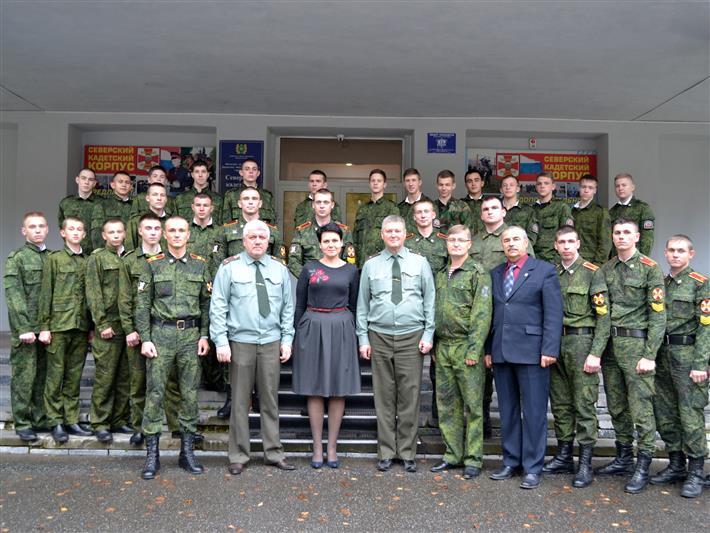Курсанты Новосибирского военного института Росгвардии рассказали воспитанникам северского кадетского корпуса о своем профессиональном выборе 