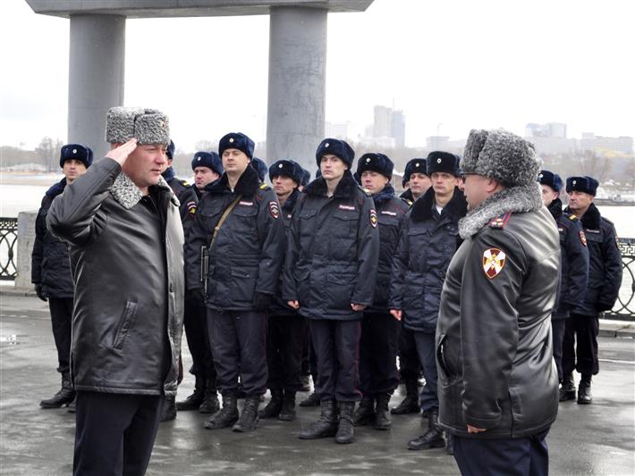 В Новосибирске прошел инструктаж нарядов вневедомственной охраны Росгвардии, посвященный 65-летию со дня образования службы