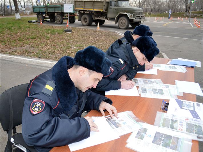 В Управлении Росгвардии по Красноярскому краю прошли соревнования, посвященные Дню работника автомобильного транспорта