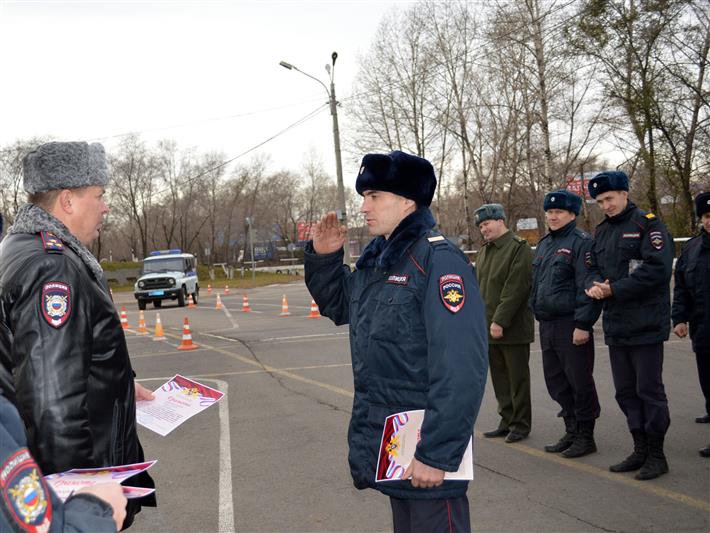 В Управлении Росгвардии по Красноярскому краю прошли соревнования, посвященные Дню работника автомобильного транспорта