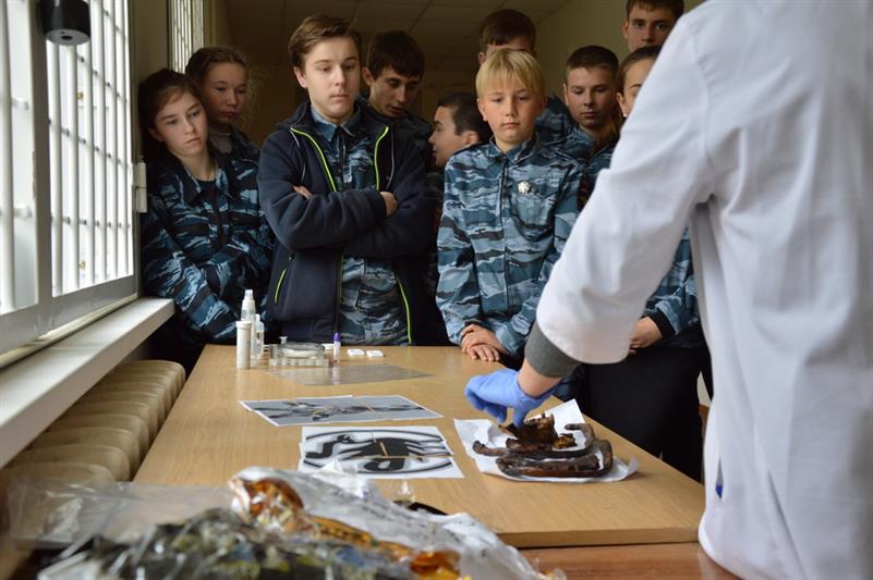 Сотрудники Управления Росгвардии по Ярославской области организовали экскурсию для кадет подшефной школы