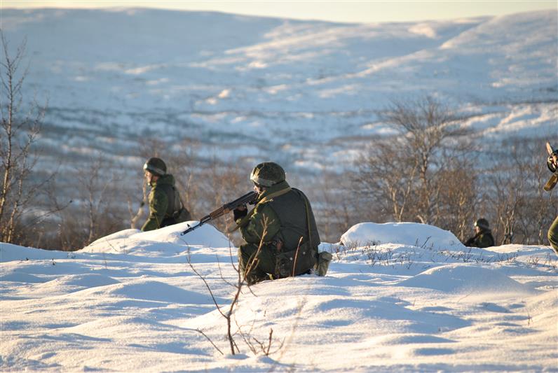 Бойцы СОБРа и ОМОНа Управления Росгвардии по Мурманской области завершили полевой выход