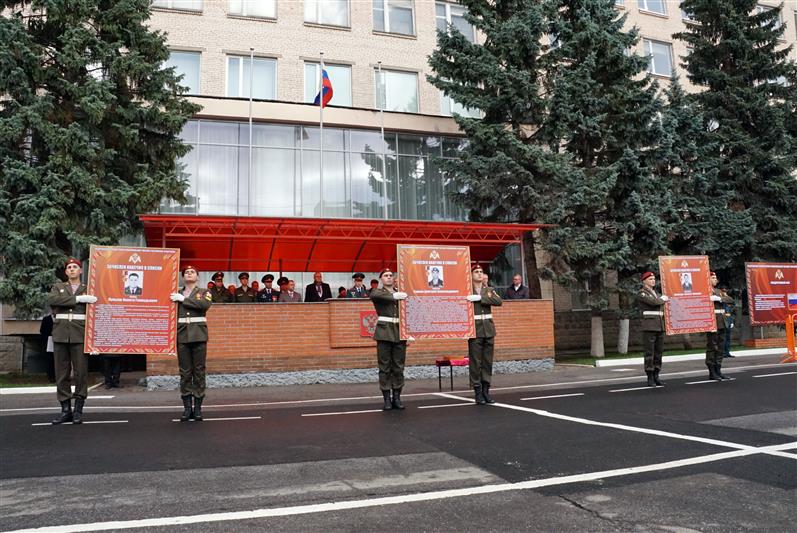 Военнослужащие Санкт-Петербургского военного института Росгвардии отметили 73-летие учебного заведения 