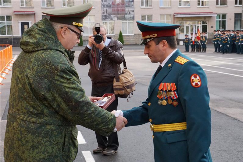 Военнослужащие Санкт-Петербургского военного института Росгвардии отметили 73-летие учебного заведения 