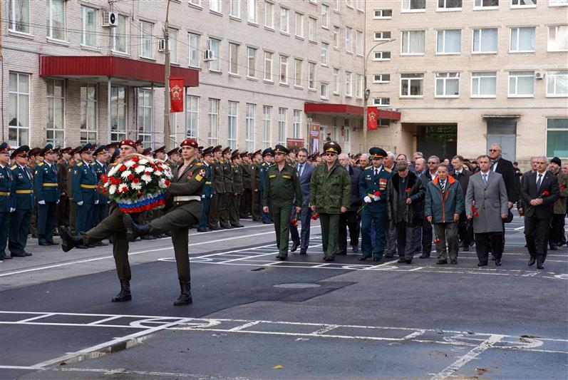 Военнослужащие Санкт-Петербургского военного института Росгвардии отметили 73-летие учебного заведения 