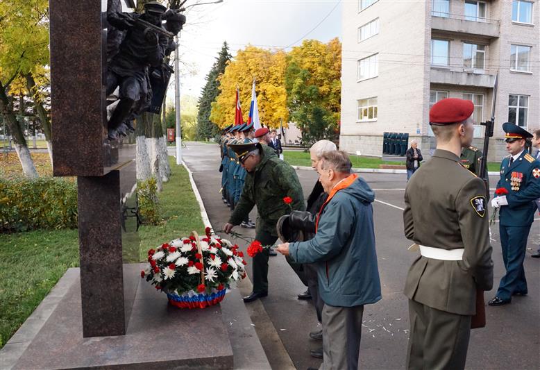 Военнослужащие Санкт-Петербургского военного института Росгвардии отметили 73-летие учебного заведения 