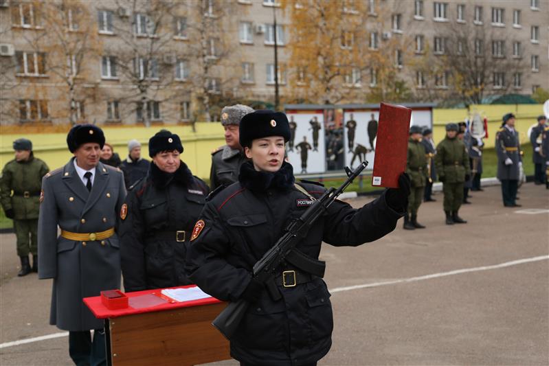 В Санкт-Петербурге прошел ритуал принятия присяги сотрудниками вневедомственной охраны Росгвардии