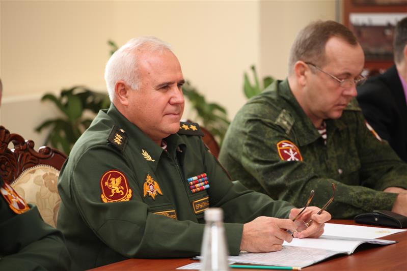 Китайская делегация знакомится с вооружением и военной техникой Росгвардии в Сочи