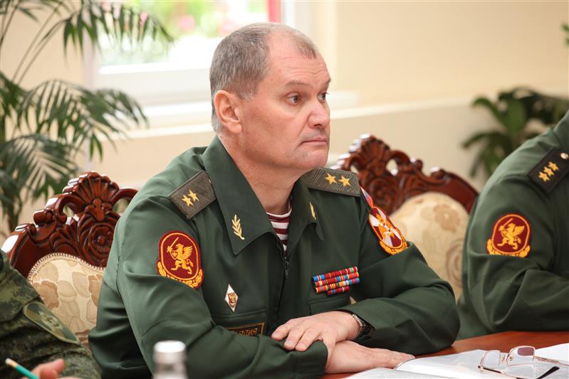 Китайская делегация знакомится с вооружением и военной техникой Росгвардии в Сочи