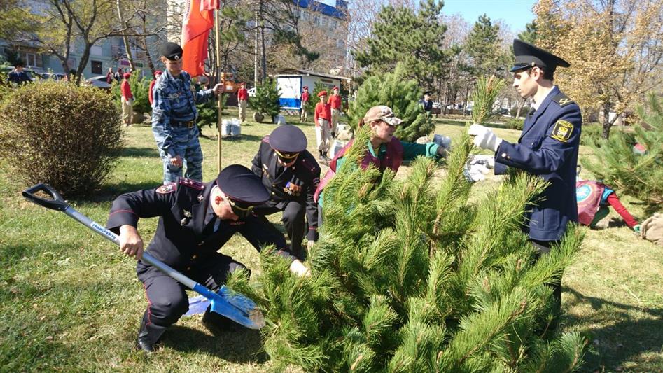 В Новороссийске сотрудники Росгвардии приняли участие в патриотической акции «Живая память Победы»